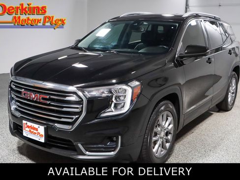 Used 2022 GMC Terrain SLT image 1