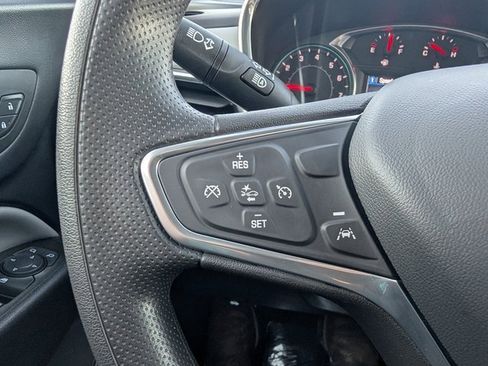 Used 2023 Chevrolet Equinox LS w/ LS Convenience Package image 18