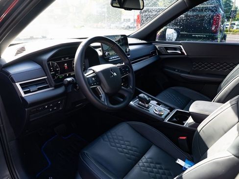 Used 2025 Mitsubishi Outlander SEL Black Edition image 18