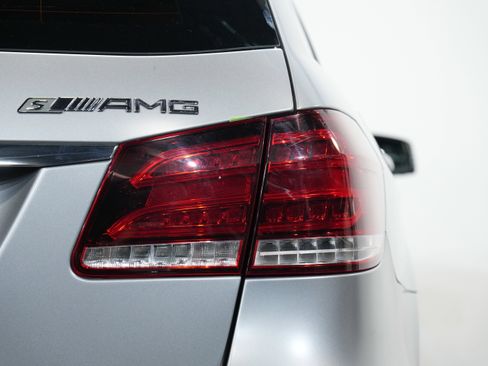 Used 2014 Mercedes-Benz E 63 AMG S-Model image 17