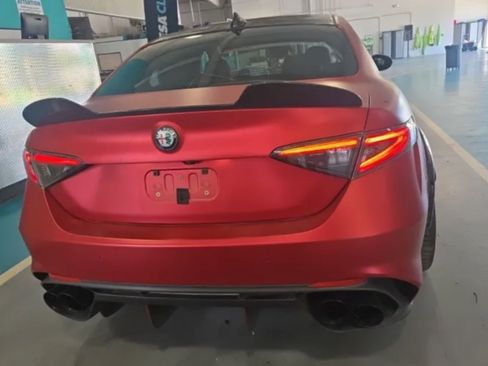 Used 2017 Alfa Romeo Giulia Quadrifoglio RWD image 5