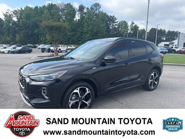 Used 2023 Ford Escape ST-Line Elite w/ Premium Technology Package AWD/4WD image 6