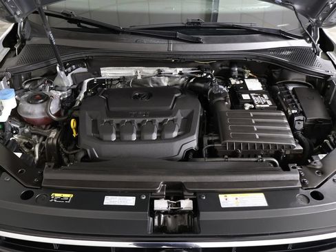 Used 2024 Volkswagen Tiguan SE R-Line AWD/4WD image 23