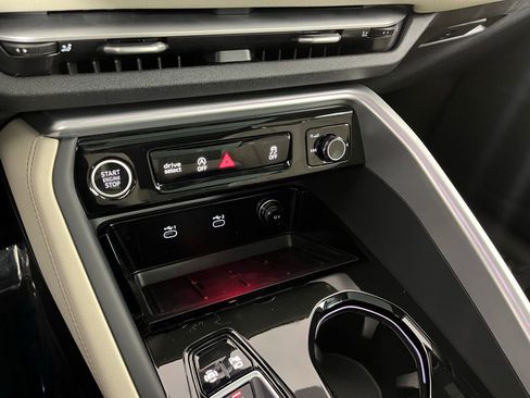 New 2025 Audi Q5 Premium image 16