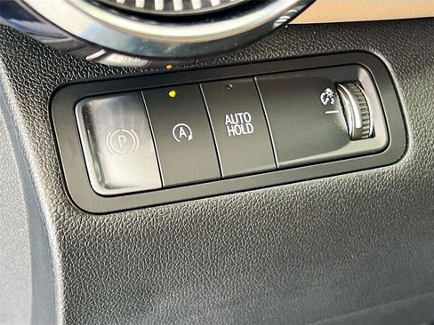 Used 2025 Chevrolet Equinox ACTIV w/ Safety and Technology Package FWD image 16