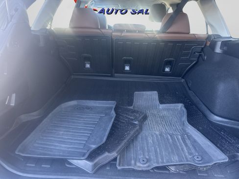 Used 2019 Subaru Outback 2.5i Touring image 8