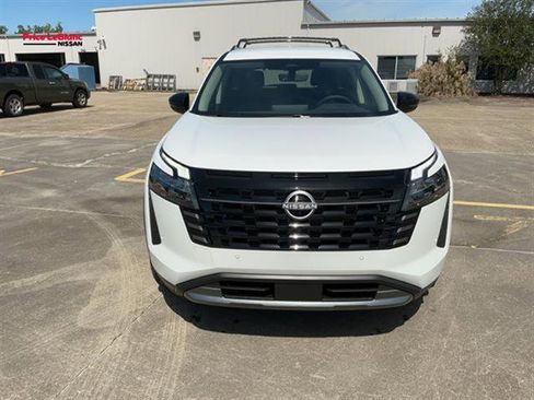 New 2026 Nissan Pathfinder SL FWD image 2