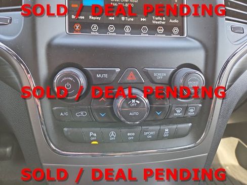 Used 2020 Jeep Grand Cherokee Laredo AWD/4WD image 18