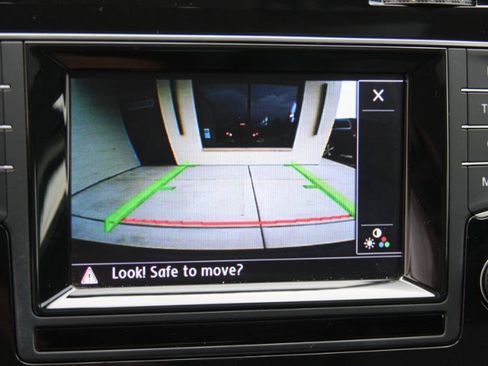 Used 2015 Volkswagen Golf TDI SEL FWD image 37