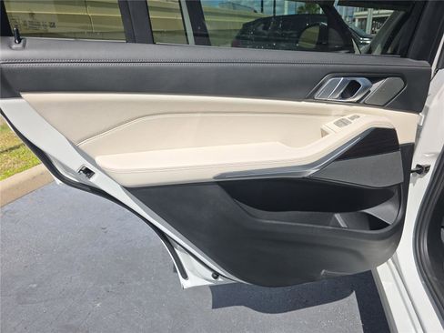 Certified 2024 BMW X7 xDrive40i w/ Executive Package image 11