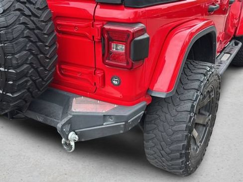 Used 2018 Jeep Wrangler Unlimited Rubicon AWD/4WD image 40