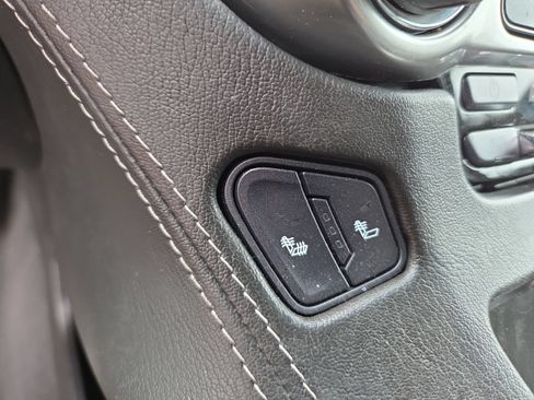 Used 2019 Chevrolet Tahoe LT AWD/4WD image 17