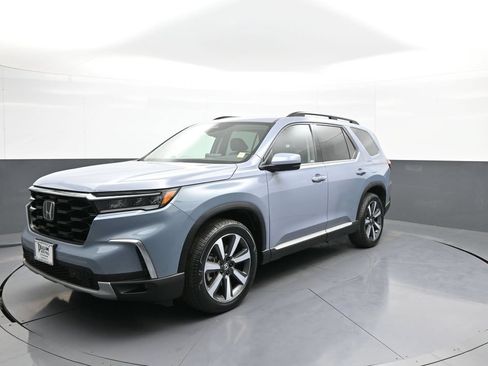 Used 2023 Honda Pilot Touring image 10