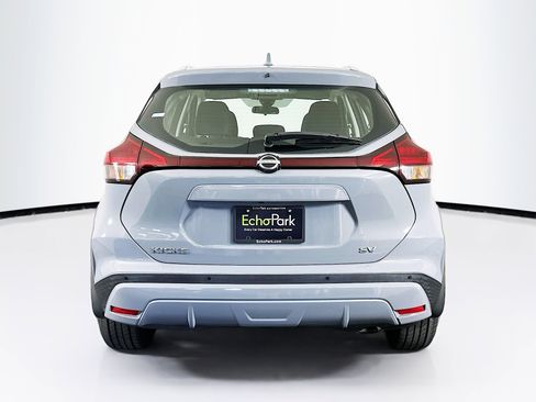 Used 2022 Nissan Kicks SV FWD image 7
