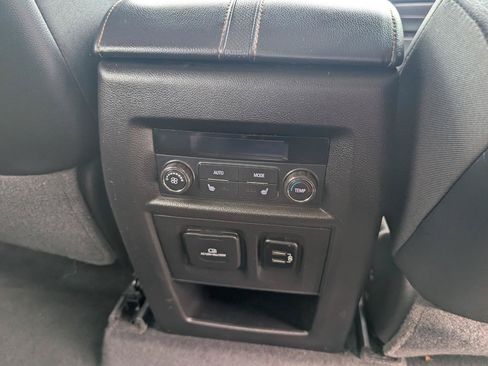 Used 2018 Chevrolet Traverse Premier w/ Redline Edition FWD image 24