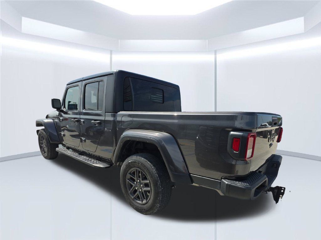 Used 2024 Jeep Gladiator Sport AWD/4WD image 5