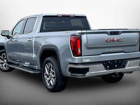 Used 2023 GMC Sierra 1500 SLT w/ SLT Premium Package AWD/4WD image 11