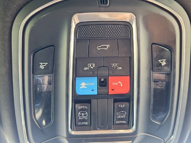 Used 2025 Jeep Grand Cherokee Altitude AWD/4WD image 49