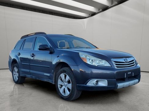 Used 2011 Subaru Outback 3.6R Limited AWD/4WD image 9