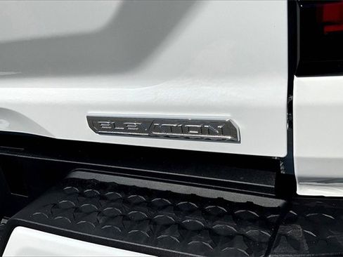 New 2026 GMC Canyon Elevation image 9