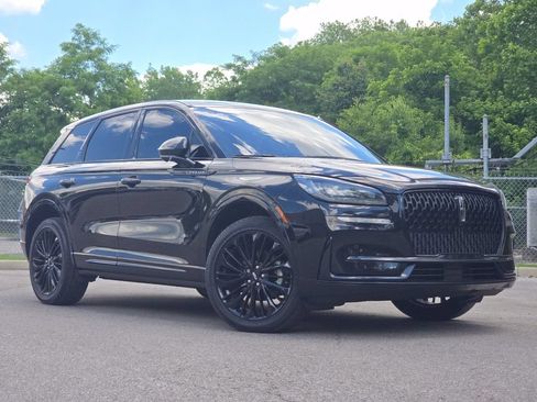 Used 2023 Lincoln Corsair AWD w/ Equipment Group 101A image 2