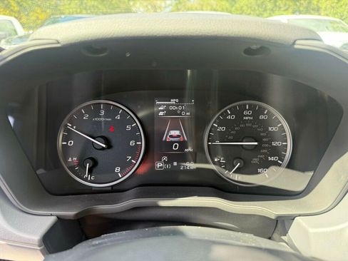 Used 2025 Subaru Crosstrek 2.5i Premium image 4