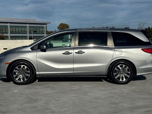 Used 2023 Honda Odyssey EX-L image 6