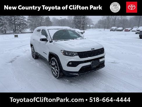 Used 2022 Jeep Compass Altitude image 1