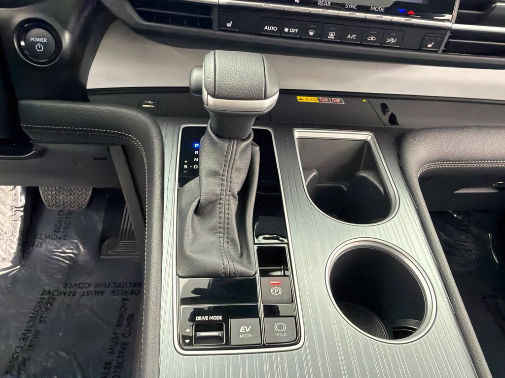 Used 2025 Toyota Sienna XLE w/ XLE Plus Package AWD/4WD image 15