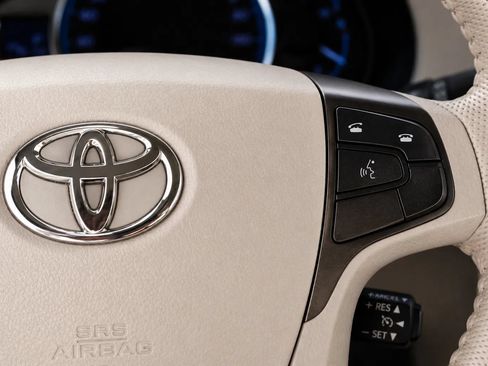 Used 2013 Toyota Sienna XLE FWD image 15
