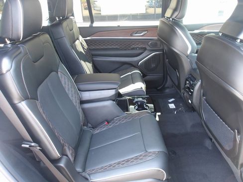 New 2025 Jeep Grand Cherokee L Summit w/ Luxury Tech Group V image 20