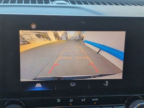 Certified 2024 Chevrolet Colorado LT w/ LT Convenience Package image 14