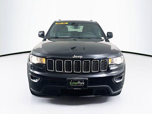Used 2018 Jeep Grand Cherokee Laredo image 2
