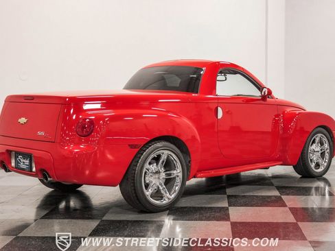 Used 2003 Chevrolet SSR w/ Preferred Equipment Group image 12