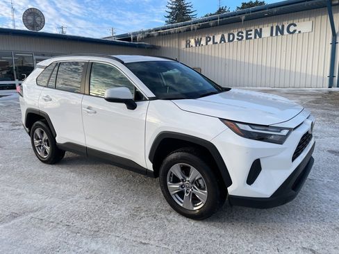 Used 2025 Toyota RAV4 XLE image 20