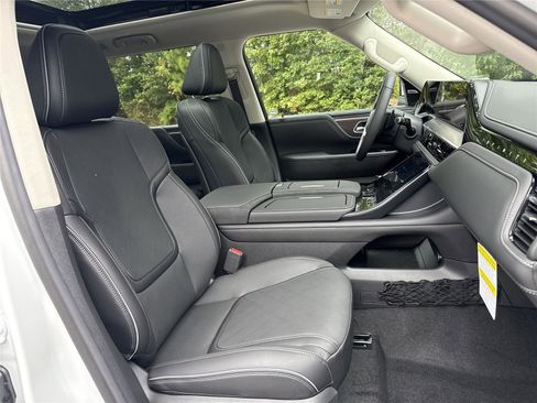 New 2026 INFINITI QX80 Luxe w/ Cargo Package image 24