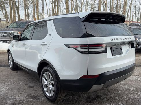 Used 2017 Land Rover Discovery SE image 7