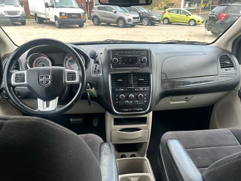 Used 2014 Dodge Grand Caravan SE w/ Quick Order Package 29E SE image 11