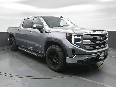 Used 2023 GMC Sierra 1500 SLE AWD/4WD image 4