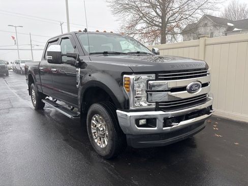Used 2019 Ford F250 Lariat w/ Chrome Package image 2
