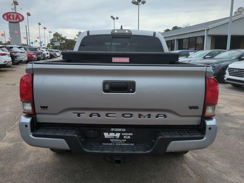 Used 2019 Toyota Tacoma TRD Off-Road image 6