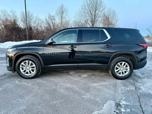 Used 2023 Chevrolet Traverse LS image 6