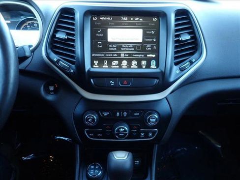Used 2017 Jeep Cherokee Trailhawk image 17