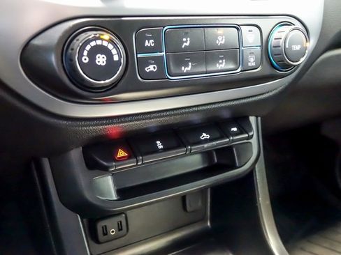 Certified 2022 Chevrolet Colorado LT w/ LT Convenience Package image 22