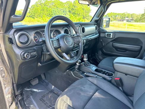 Certified 2021 Jeep Wrangler Sport image 15