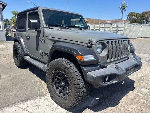 Used 2022 Jeep Wrangler Sport AWD/4WD image 3