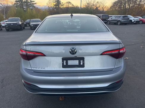 Used 2023 Volkswagen Jetta Sport image 5