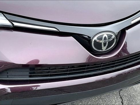 Used 2018 Toyota RAV4 LE w/ Carpet Mat Package image 26