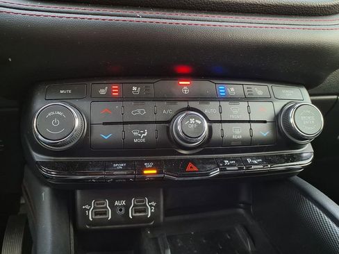 Used 2025 Dodge Durango R/T image 12