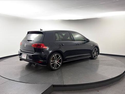 Used 2017 Volkswagen GTI SE FWD image 8
